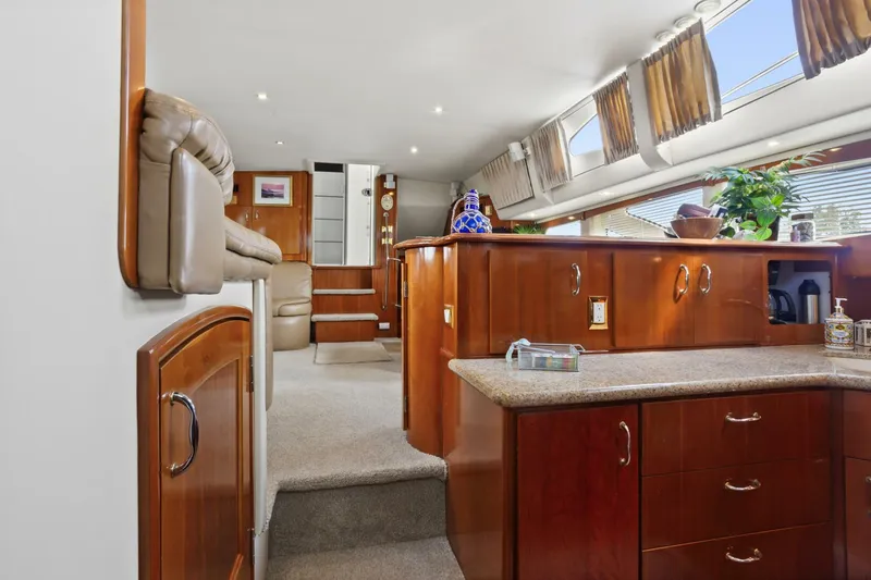Slide: The Image of Carver 466 Motor Yacht 2005 - 5728165