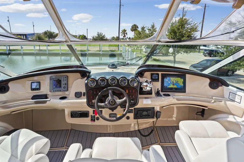Slide: The Image of Carver 466 Motor Yacht 2005 - 5728149
