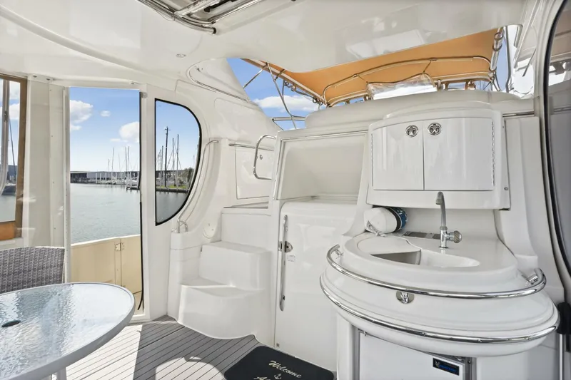 Slide: The Image of Carver 466 Motor Yacht 2005 - 5728152
