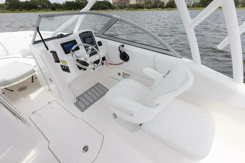 Slide: The Image of Sea Fox 228 Traveler 2026 - 5729801