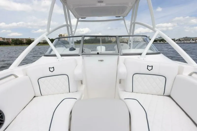 Slide: The Image of Sea Fox 228 Traveler 2026 - 5729798