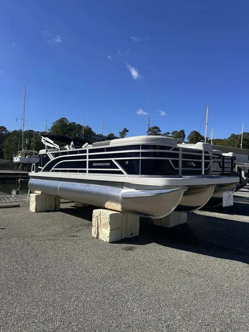 The Image of Bennington 22SR 2026 - 5730708