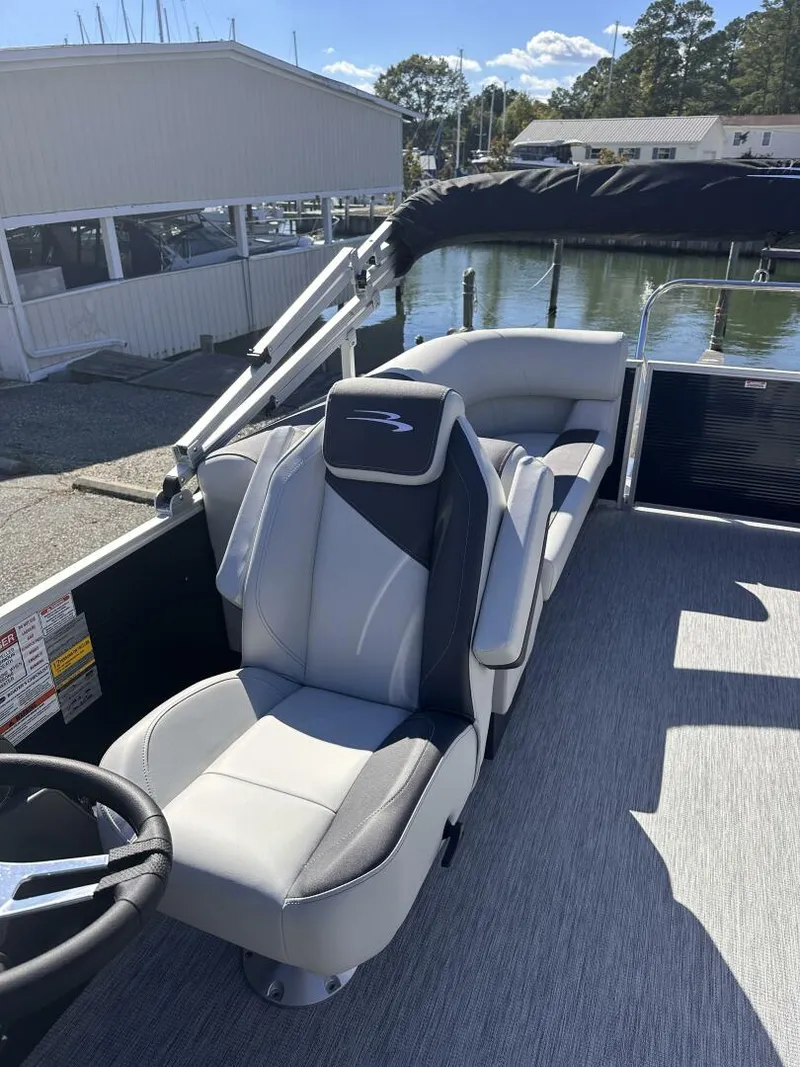 Slide: The Image of Bennington 22SR 2026 - 5730717