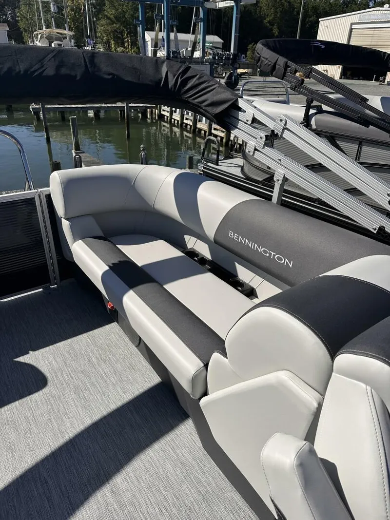 Slide: The Image of Bennington 22SR 2026 - 5730720