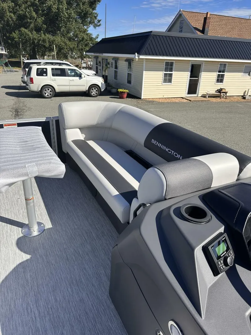 Slide: The Image of Bennington 22SR 2026 - 5730721