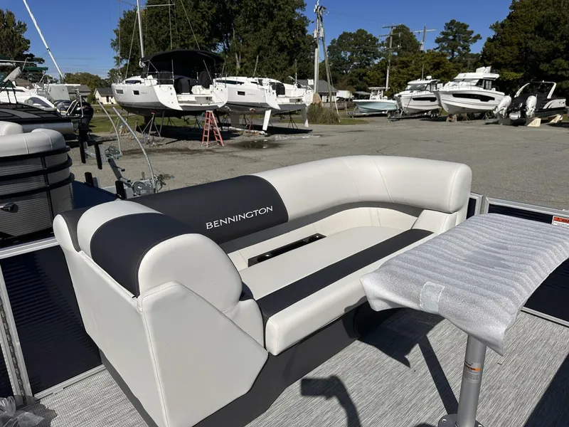 Slide: The Image of Bennington 22SR 2026 - 5730714