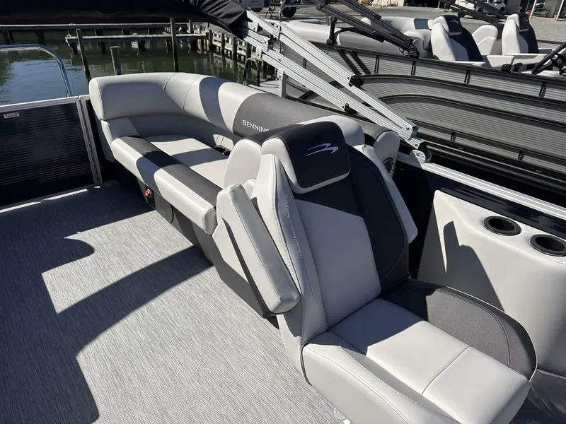 Slide: The Image of Bennington 22SR 2026 - 5730715