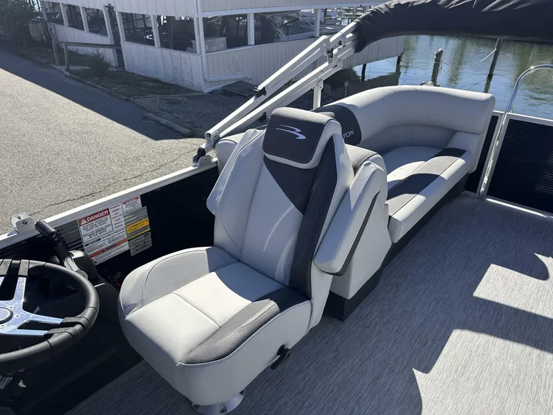 Slide: The Image of Bennington 22SR 2026 - 5730716