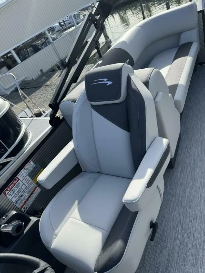 Slide: The Image of Bennington 22SR 2026 - 5732625