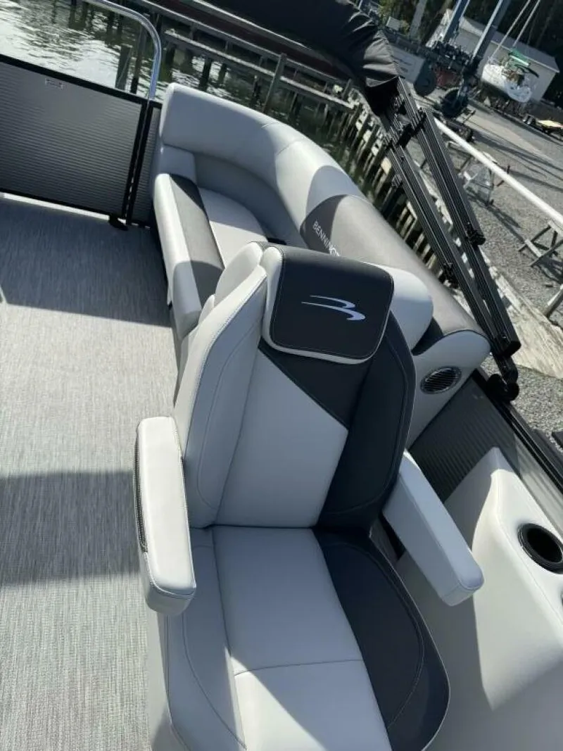 Slide: The Image of Bennington 22SR 2026 - 5732626