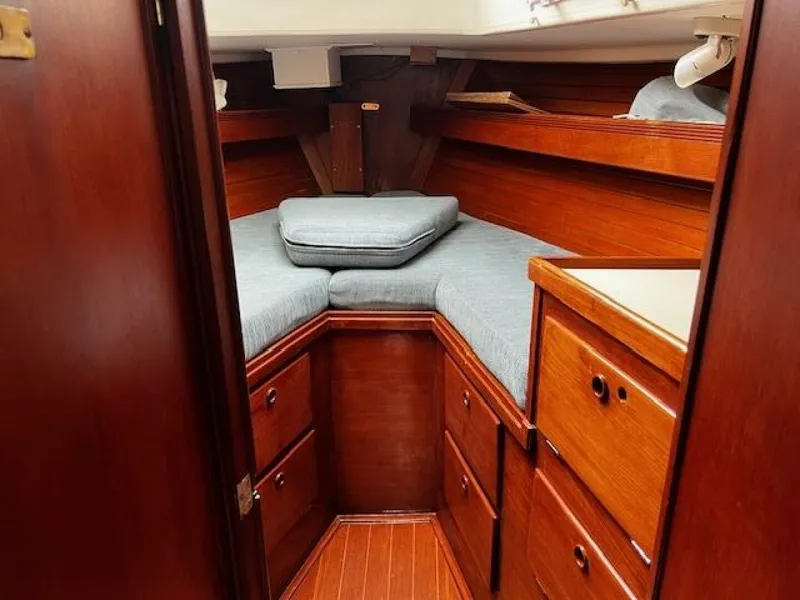 Slide: The Image of Fwd, berth - 5730798