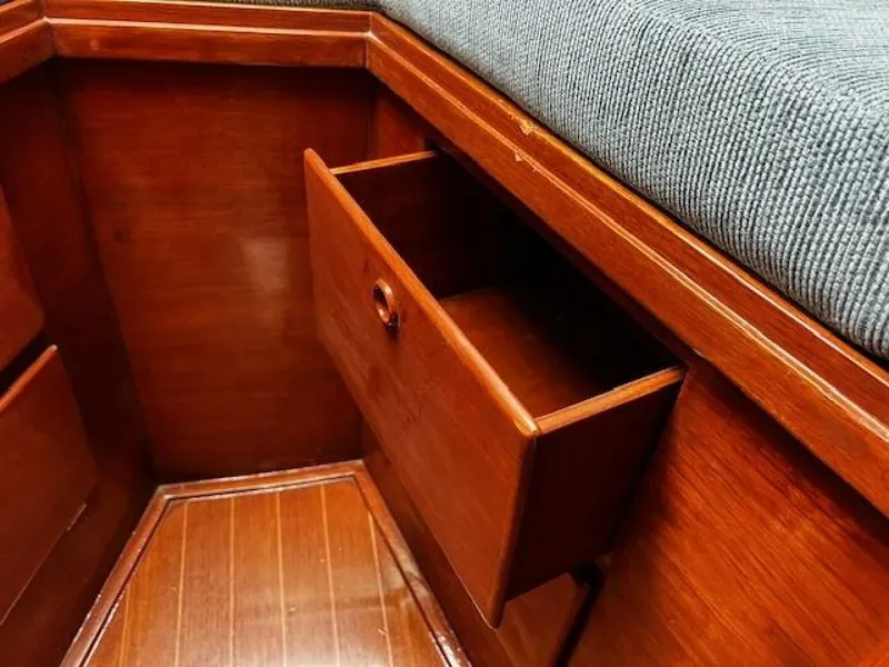 Slide: The Image of Fwd berth storage - 5730801