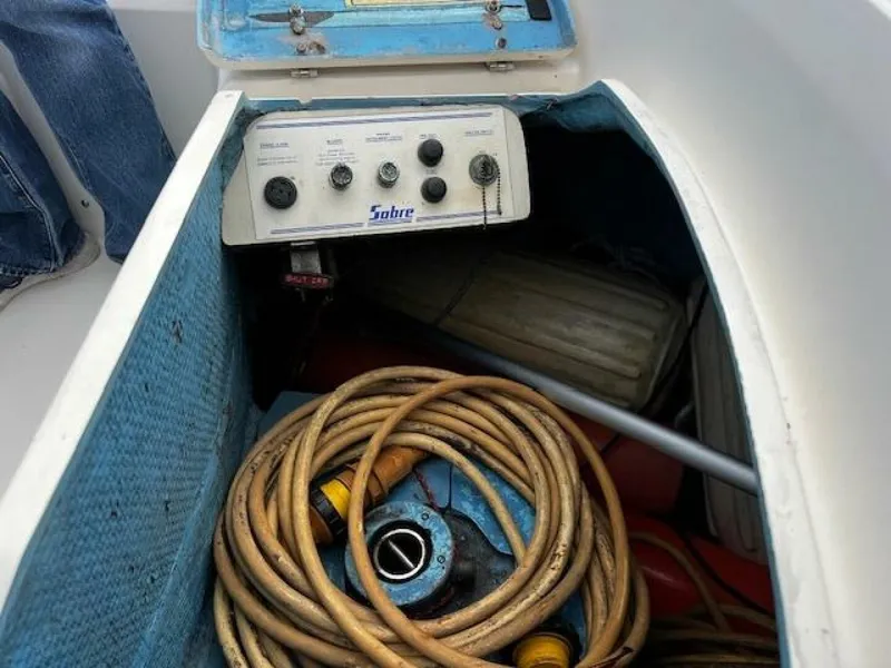 Slide: The Image of Aft cockpit center hatch - 5730745