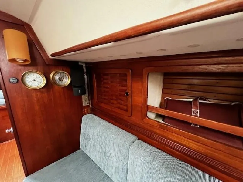 Slide: The Image of Salon starboard - 5730810