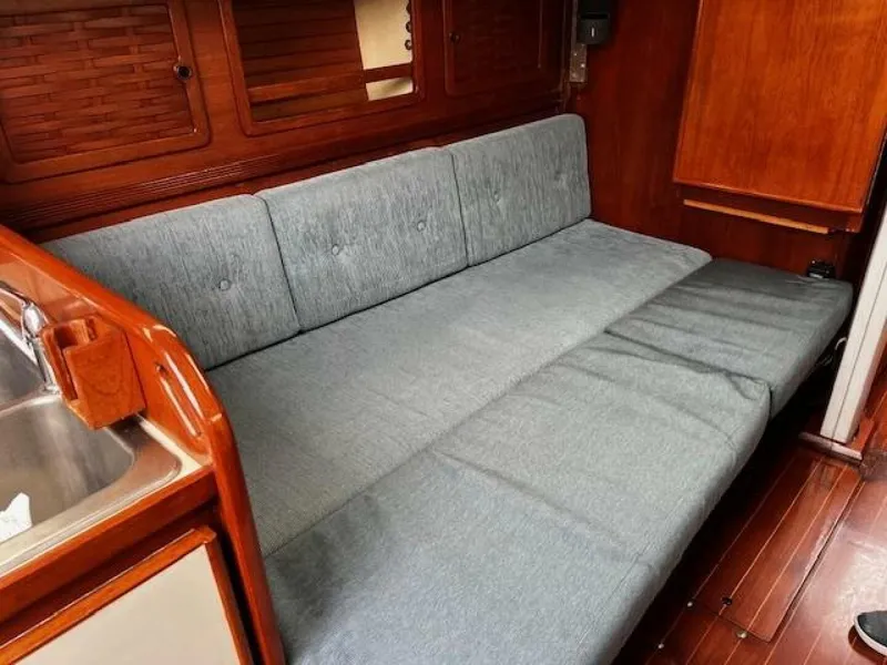 Slide: The Image of Salon port side - 5730821