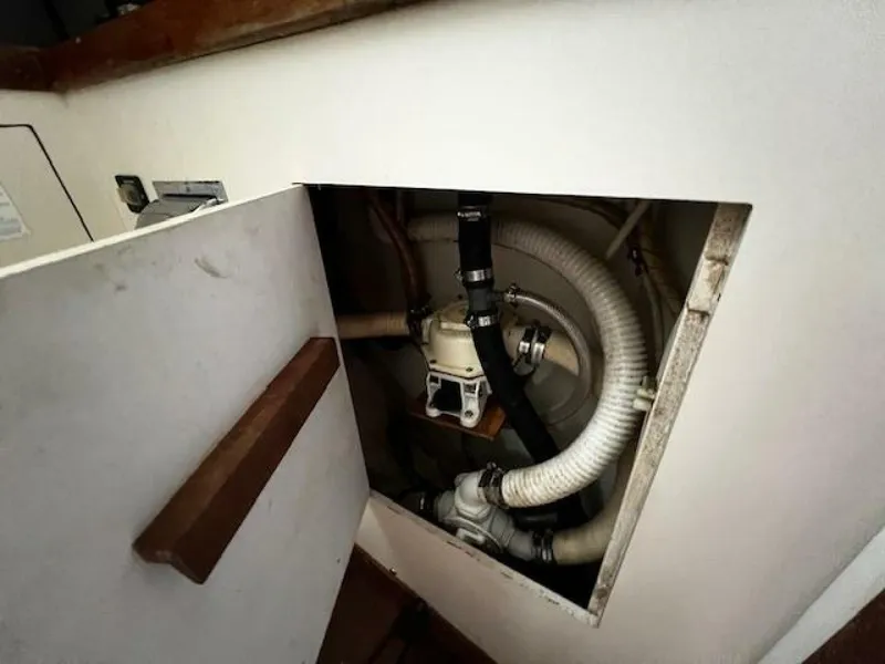 Slide: The Image of Bathroom under cabinet - 5730847