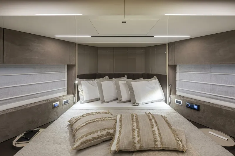 Slide: The Image of Cranchi 68 2026 - 5730977