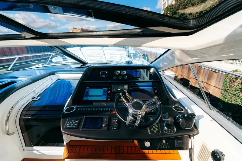 Slide: The Image of Sunseeker Predator 60 2014 - 5758581