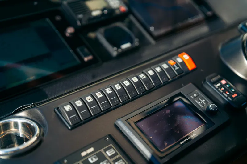 Slide: The Image of Sunseeker Predator 60 2014 - 5758631