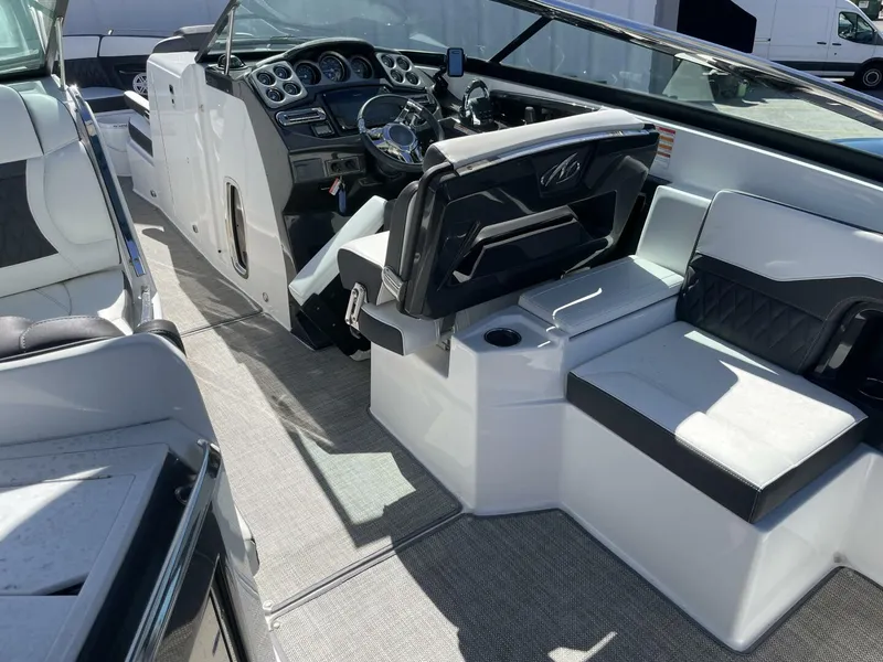 Slide: The Image of Monterey 328SS 2019 - 5731478