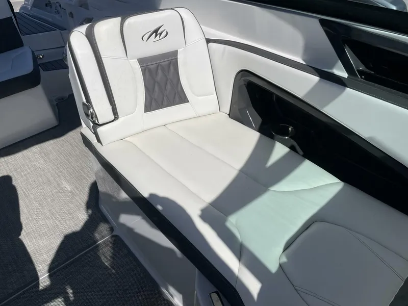 Slide: The Image of Monterey 328SS 2019 - 5731481