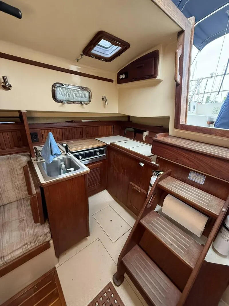 Slide: The Image of Island Packet IP-29 1991 - 5731456