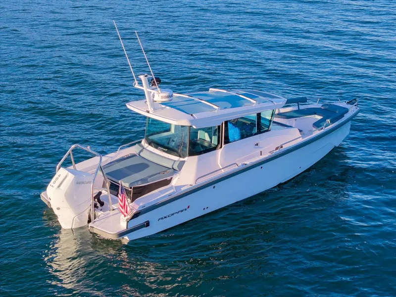 Slide: The Image of Axopar Cross Cabin 2026 - 5922480