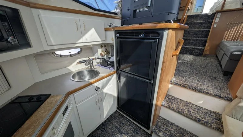 Slide: The Image of Carver 370 AFT CABIN 1994 - 5731866