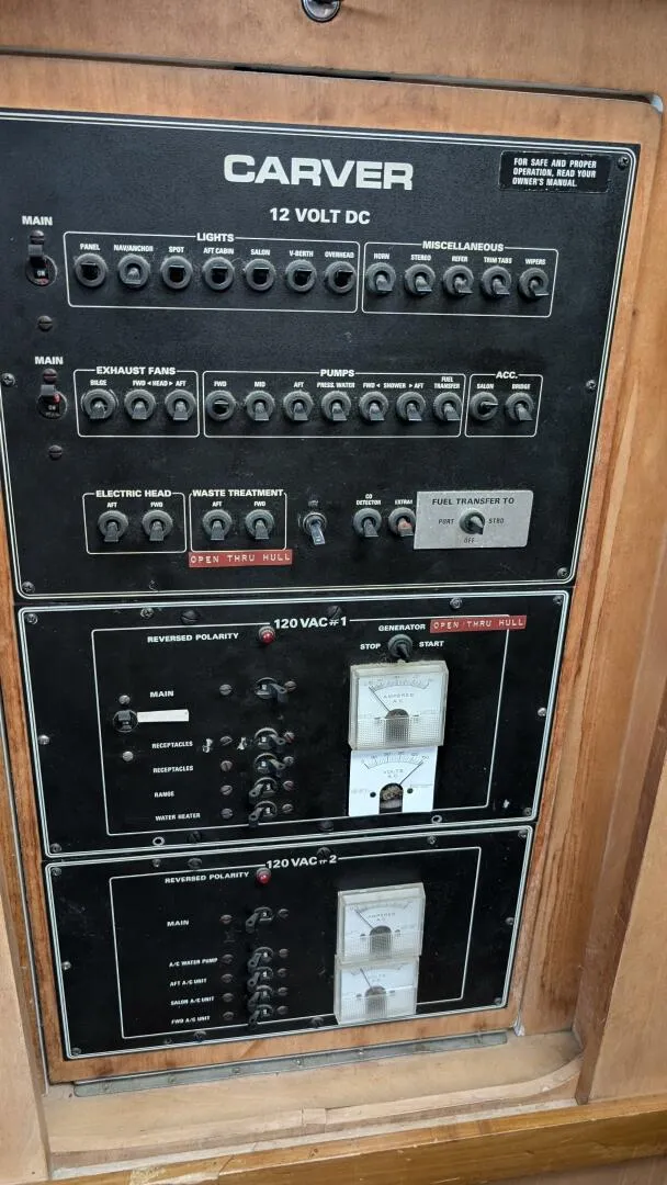 Slide: The Image of Carver 370 AFT CABIN 1994 - 5731875