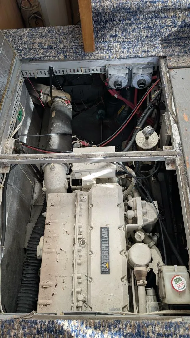 Slide: The Image of Carver 370 AFT CABIN 1994 - 5731891