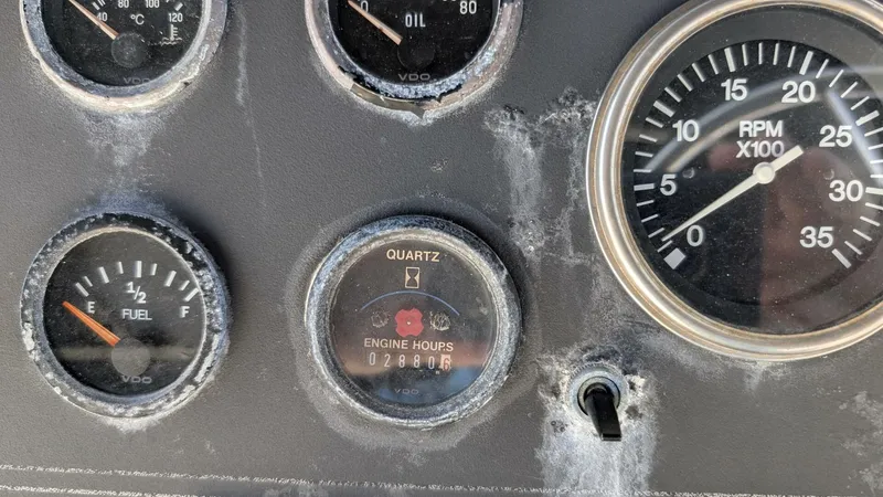 Slide: The Image of Carver Yachts 370 AFT CABIN 1994 - 5731911