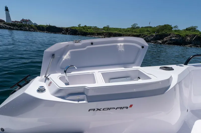 Slide: The Image of Axopar Cross Cabin 2026 - 5732990