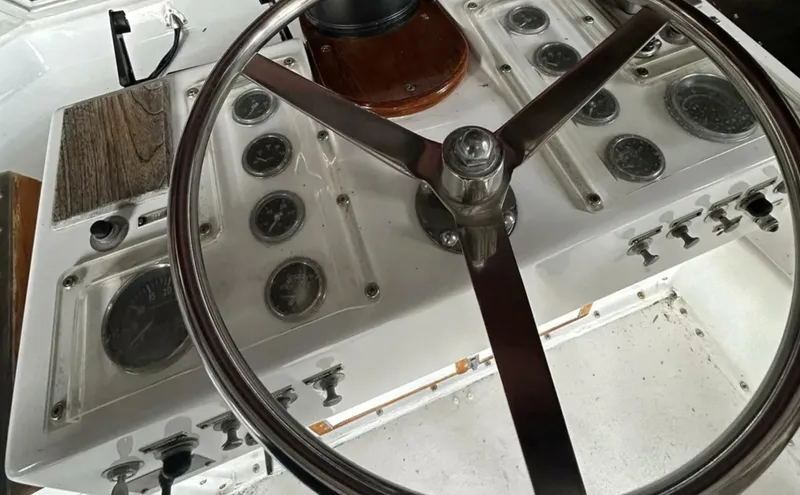 Slide: The Image of Hatteras 58 Yachtfish 1974 - 5732902