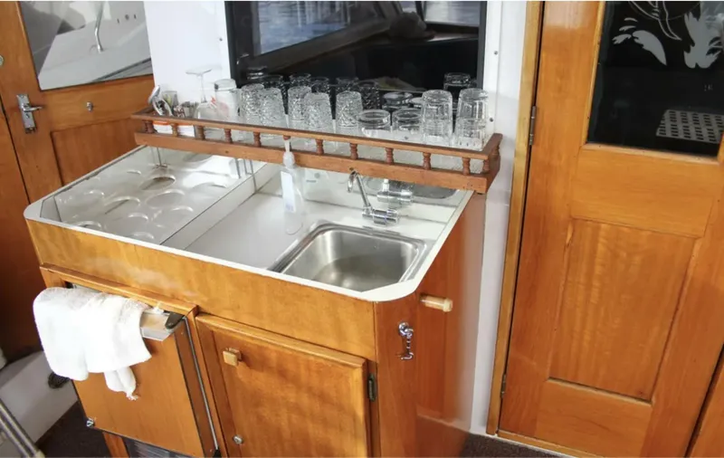 Slide: The Image of Hatteras 58 Yachtfish 1974 - 5732891