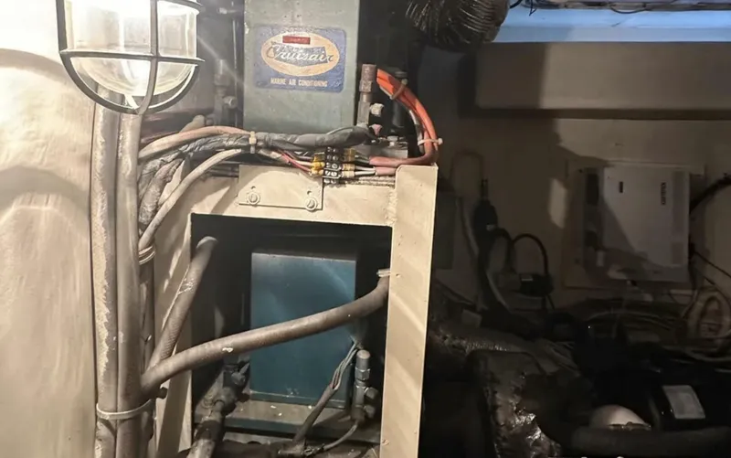 Slide: The Image of Hatteras 58 Yachtfish 1974 - 5732934