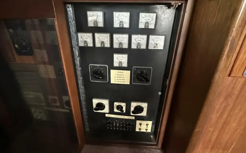 Slide: The Image of Hatteras 58 Yachtfish 1974 - 5732952