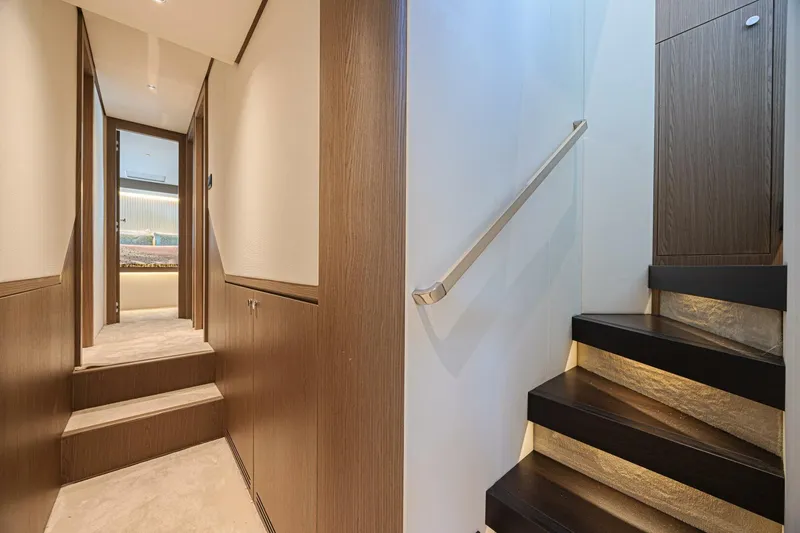 Slide: The Image of Azimut Magellano 66 2022 - 5733120