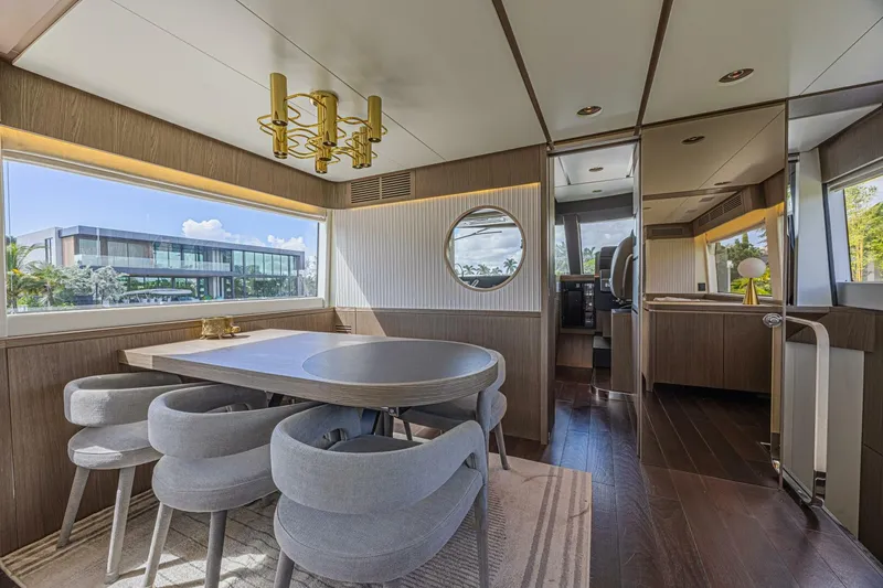 Slide: The Image of Azimut Magellano 66 2022 - 5733114