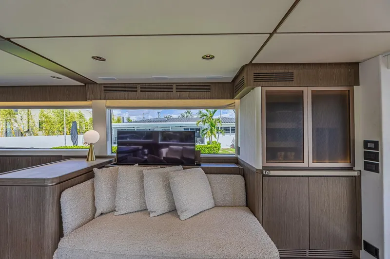 Slide: The Image of Azimut Magellano 66 2022 - 5733116