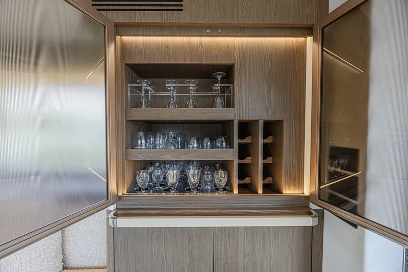 Slide: The Image of Azimut Magellano 66 2022 - 5733118