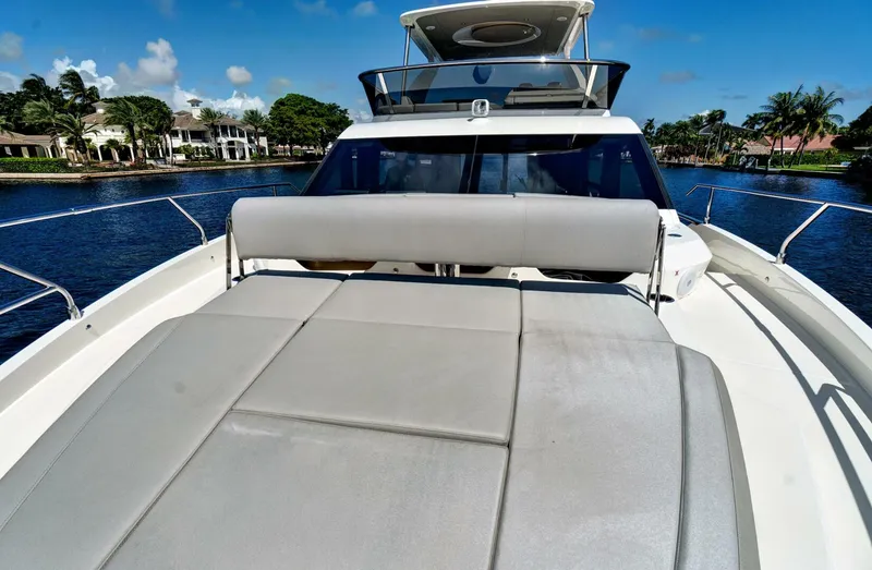 Slide: The Image of Absolute 52 Fly 2025 - 5733402