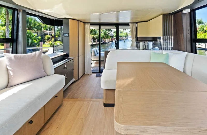 Slide: The Image of Absolute 52 Fly 2025 - 5733439