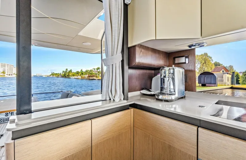 Slide: The Image of Absolute 52 Fly 2025 - 5733445