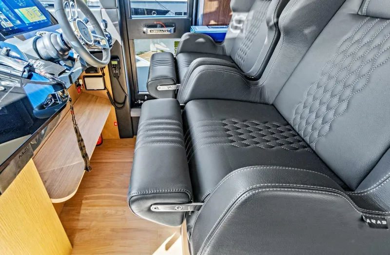 Slide: The Image of Absolute 52 Fly 2025 - 5733459