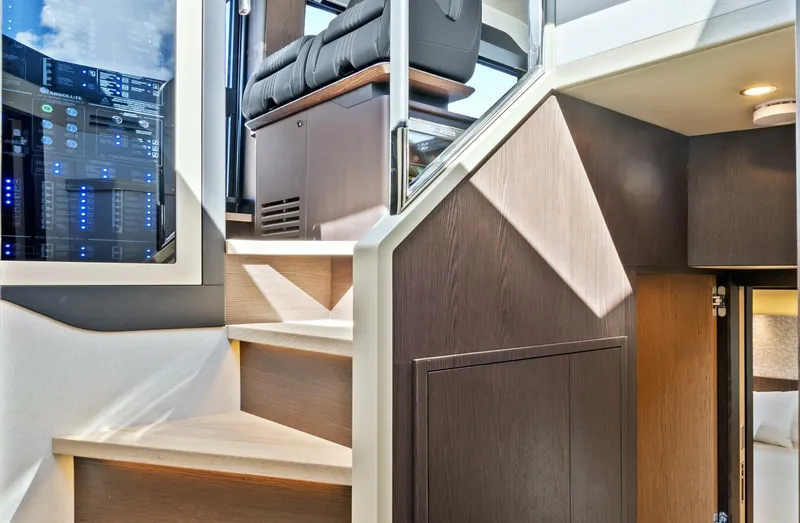 Slide: The Image of Absolute 52 Fly 2025 - 5733469