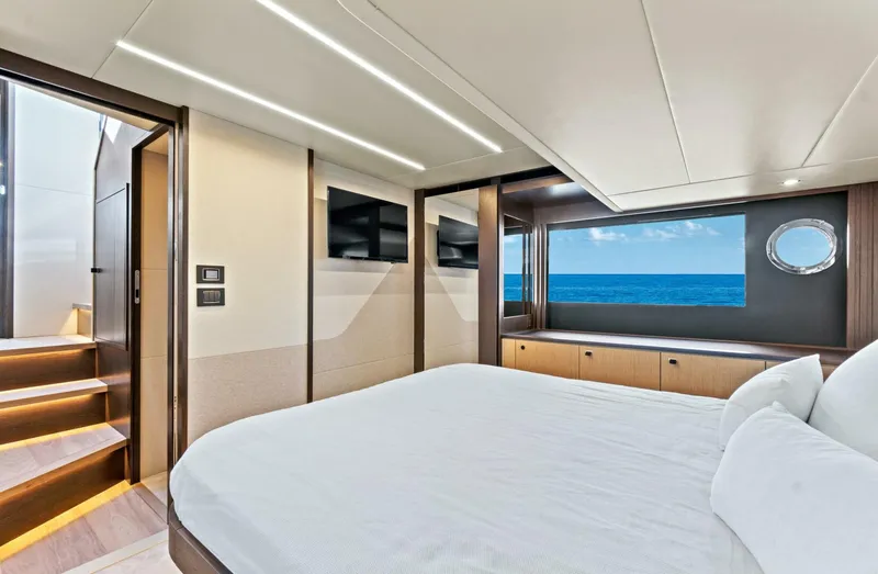 Slide: The Image of Absolute 52 Fly 2025 - 5733473