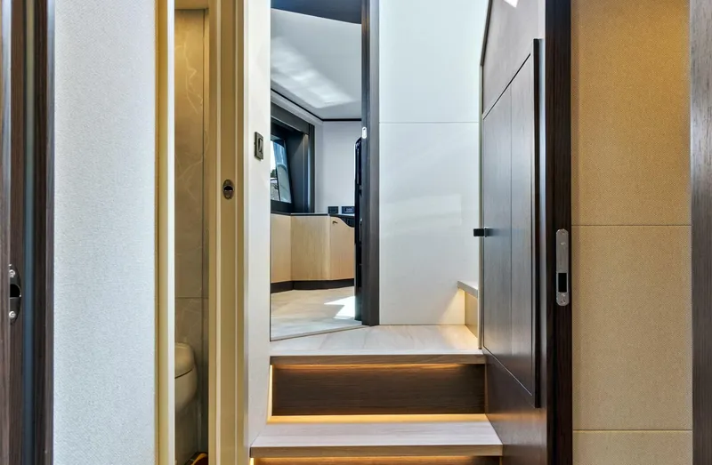 Slide: The Image of Absolute 52 Fly 2025 - 5733493