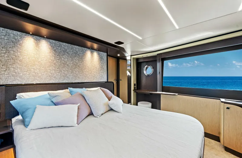 Slide: The Image of Absolute 52 Fly 2025 - 5733499