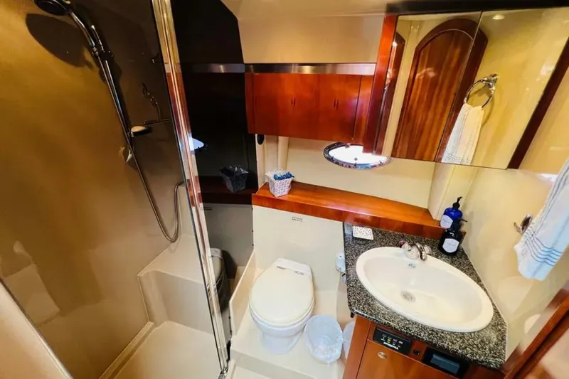 Slide: The Image of Cruisers 420 Express 2006 - 5733964