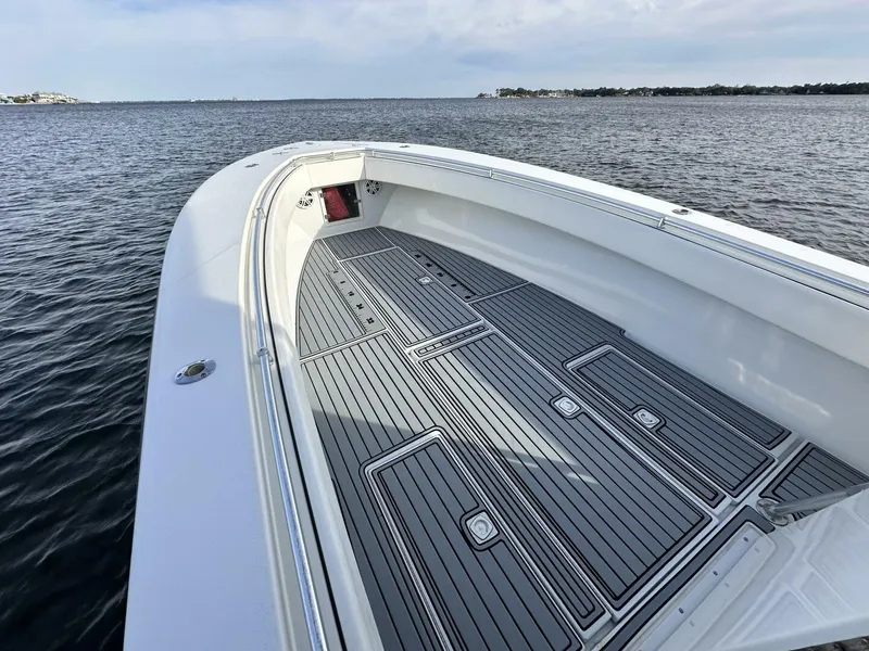 Slide: The Image of Contender 33 - Bow 1998 Contender 33 31 Open - 5734019
